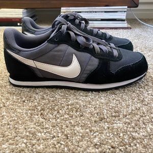 Nike Genicco Suede & Textile Womens Sneakers 7.5